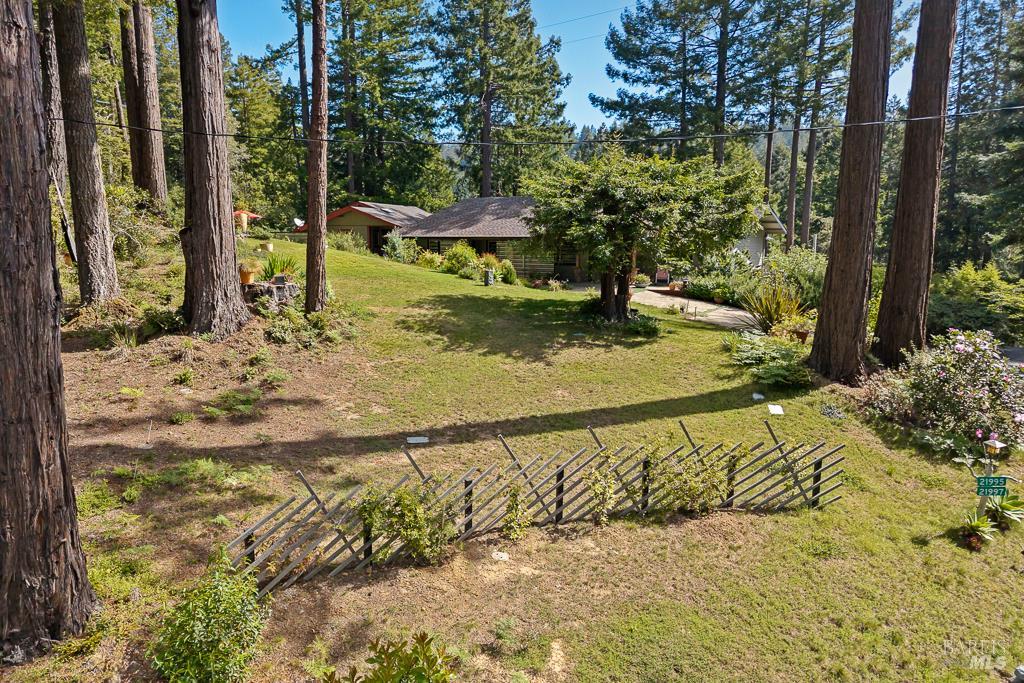 21995-21997 Ansel Court Jenner CA 95450