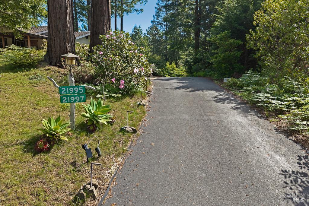21995-21997 Ansel Court Jenner CA 95450