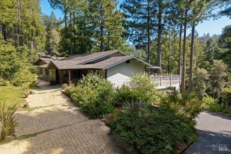 21995-21997 Ansel Court Jenner CA 95450