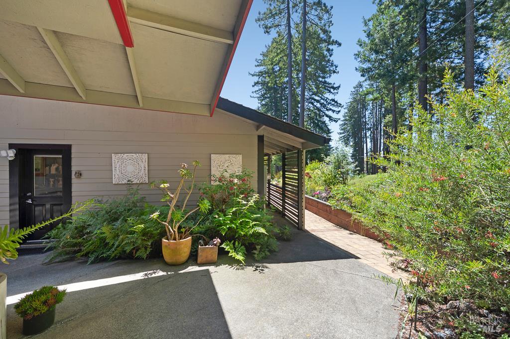 21995-21997 Ansel Court Jenner CA 95450