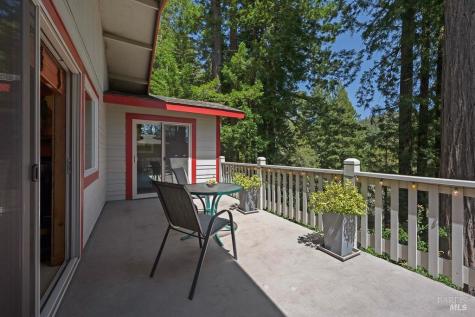 21995-21997 Ansel Court Jenner CA 95450