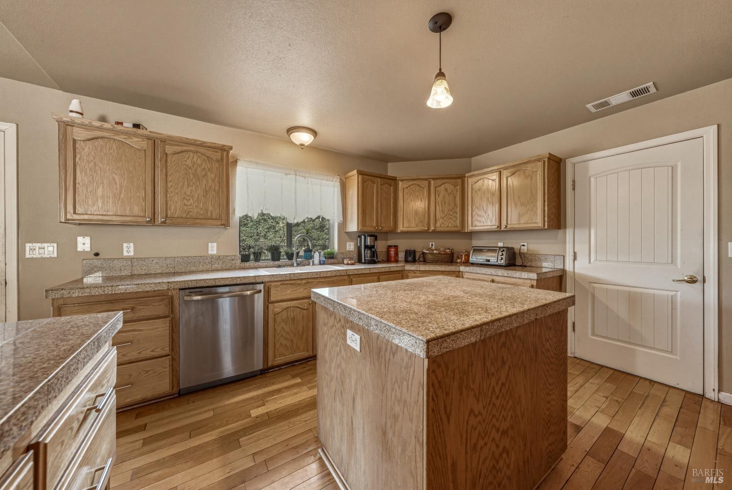 3409 Wolf Creek Road Clearlake Oaks CA 95423