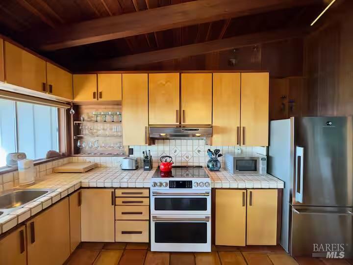 33500 S Highway 1 Gualala CA 95445