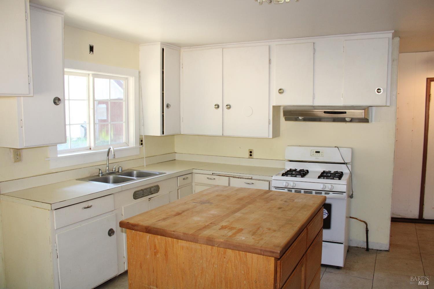 500 Woodman Creek Road Laytonville CA 95454