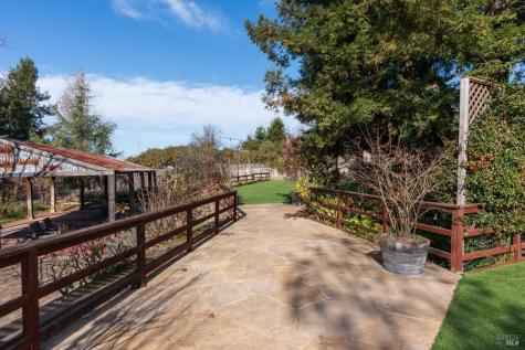 5186-5220 Highway 116 Highway S Sebastopol CA 95472
