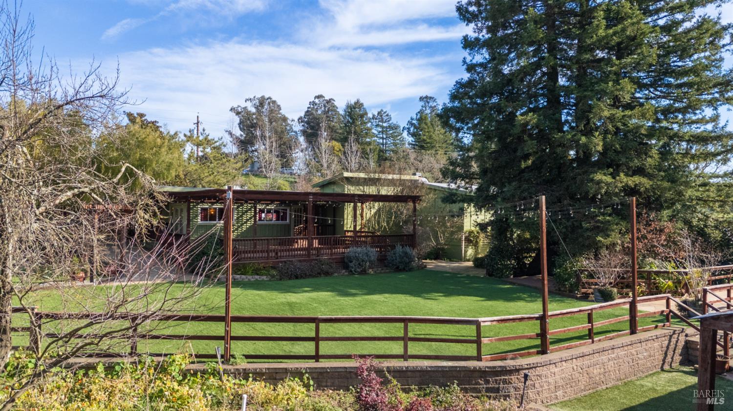 5186-5220 Highway 116 Highway S Sebastopol CA 95472