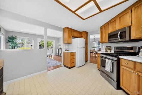 26 Jason Court Petaluma CA 94954