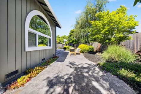 26 Jason Court Petaluma CA 94954