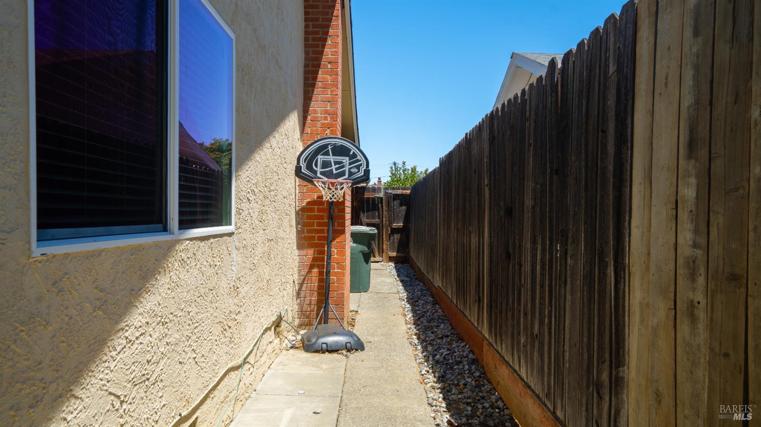 432 S Orchard Avenue Vacaville CA 95688