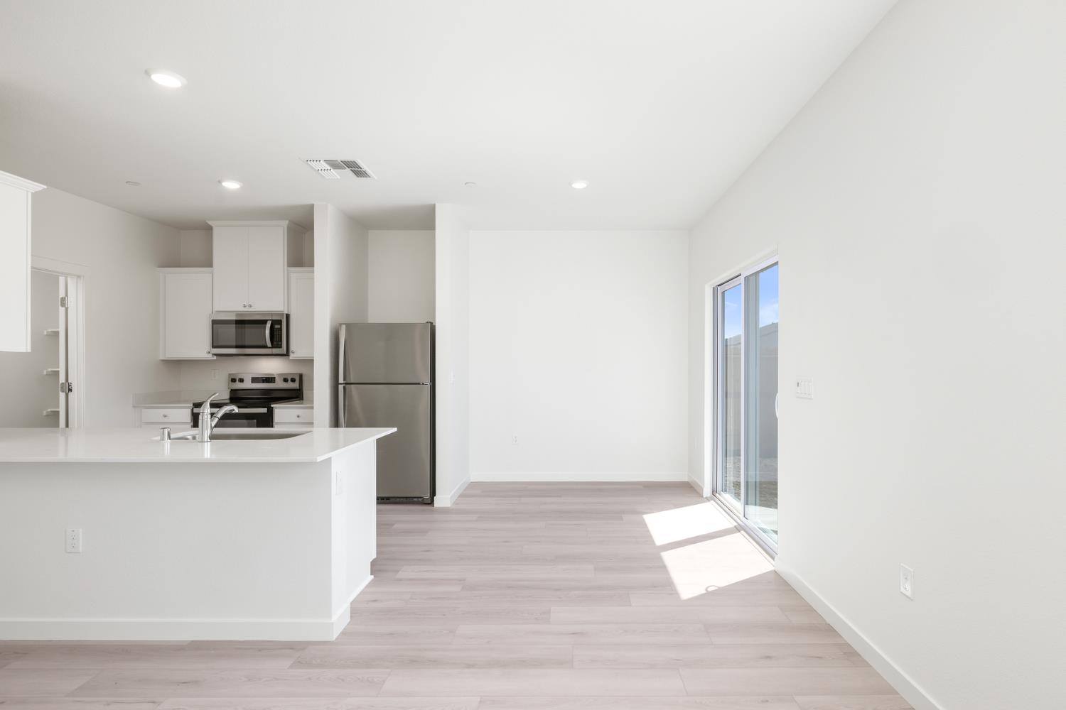 2283 Ghirardelli Linda CA 95901