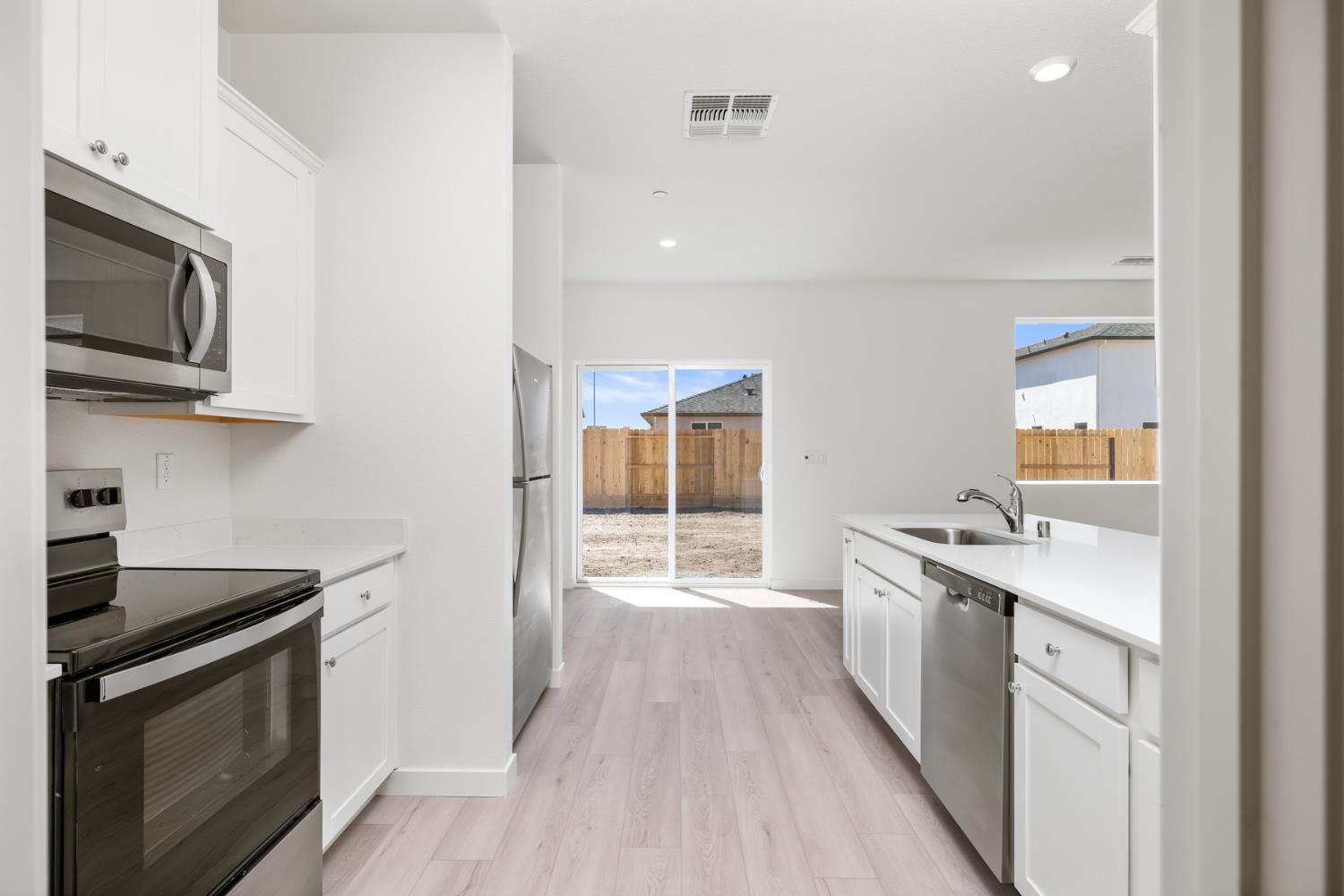 2283 Ghirardelli Linda CA 95901