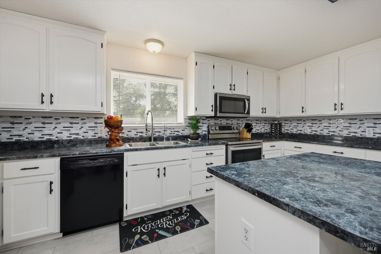 18685 Oak Grove Road Hidden Valley Lake CA 95467