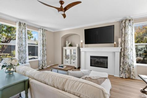 132 Decanter Circle Windsor CA 95492