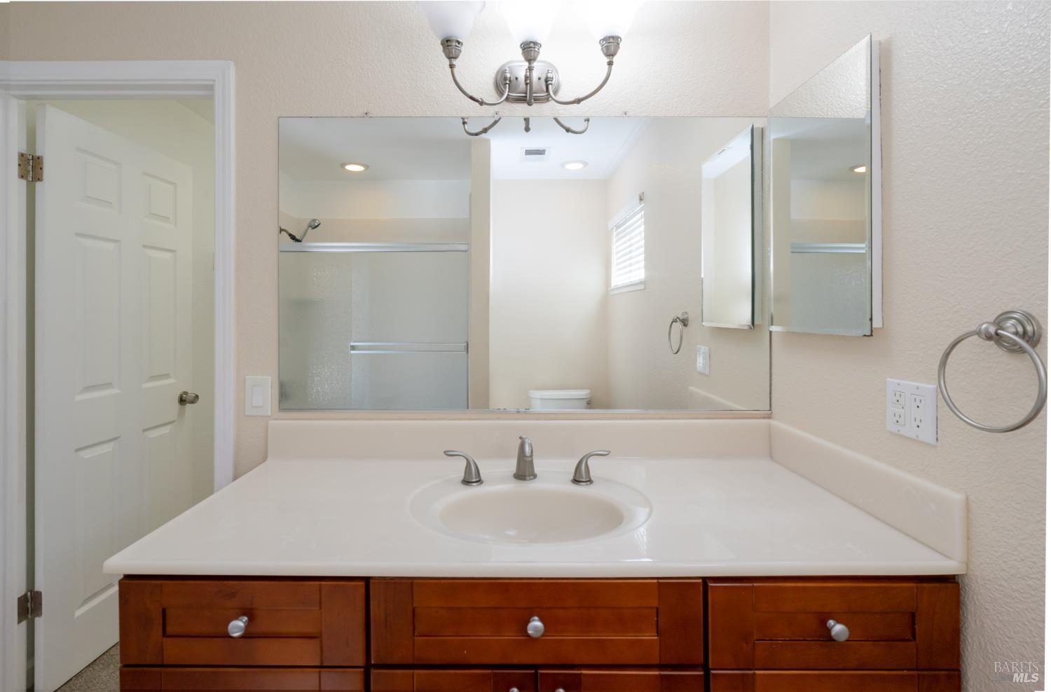 4558 Flores Avenue Rohnert Park CA 94928