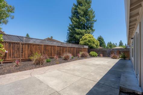 4558 Flores Avenue Rohnert Park CA 94928