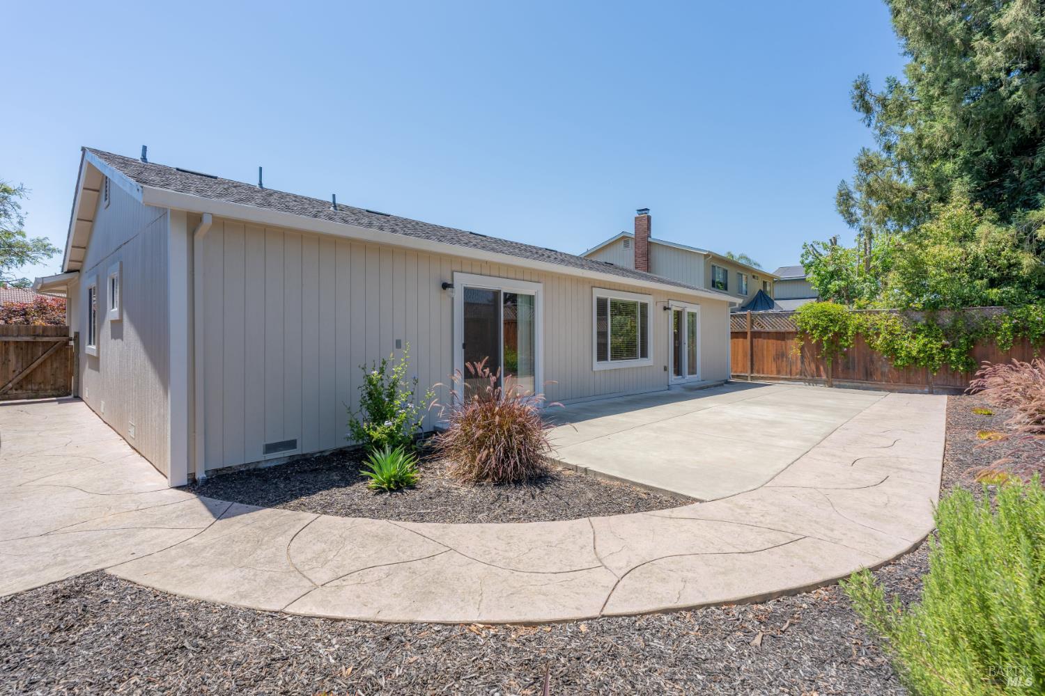 4558 Flores Avenue Rohnert Park CA 94928