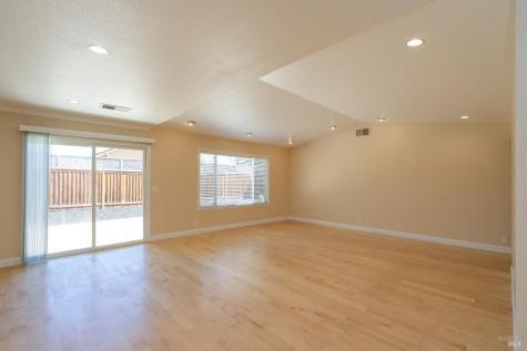 4558 Flores Avenue Rohnert Park CA 94928