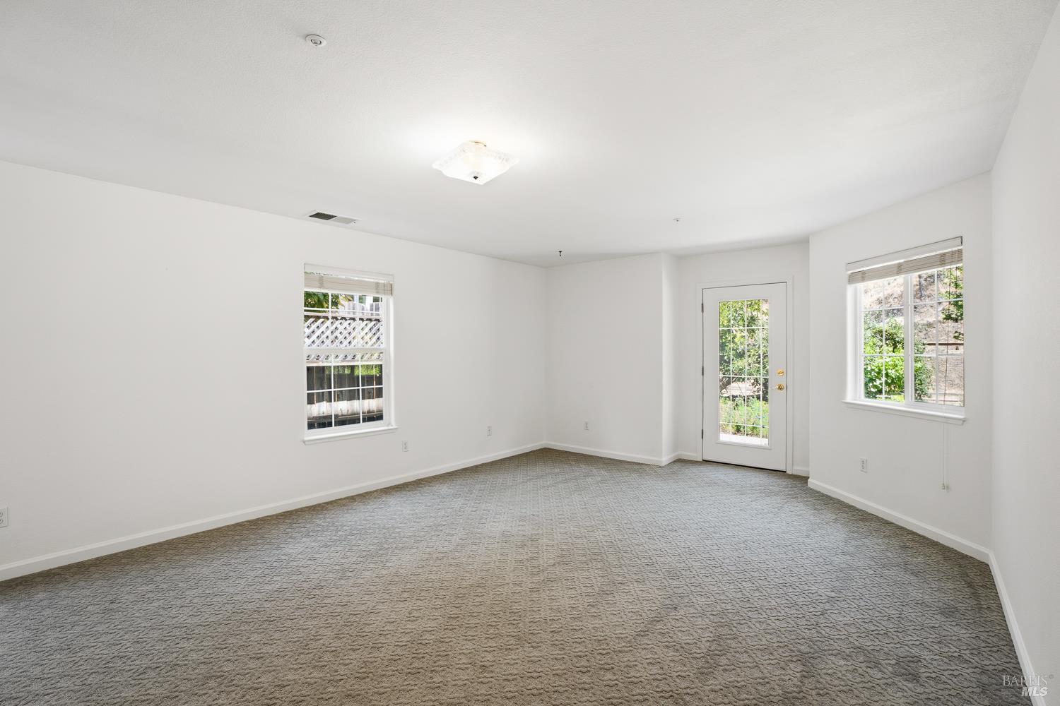 323 Portofino Way Cloverdale CA 95425