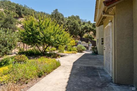 323 Portofino Way Cloverdale CA 95425
