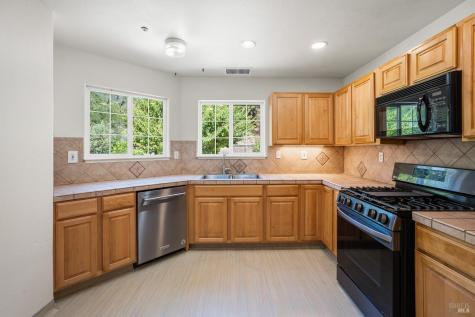 323 Portofino Way Cloverdale CA 95425