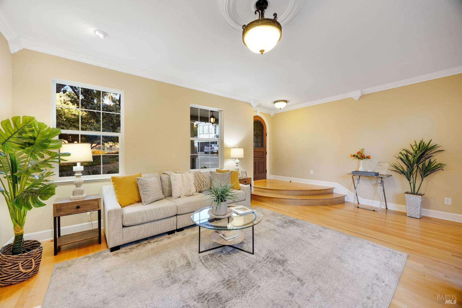 2 Fullerton Lane Petaluma CA 94952