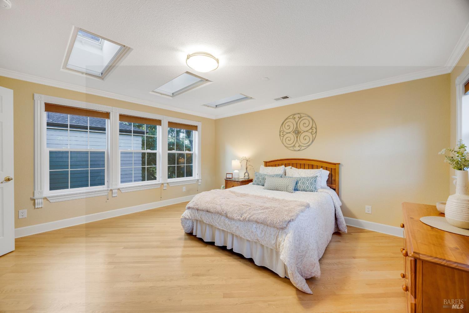 2 Fullerton Lane Petaluma CA 94952