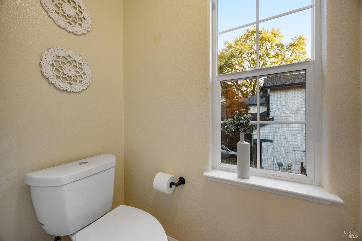 2 Fullerton Lane Petaluma CA 94952