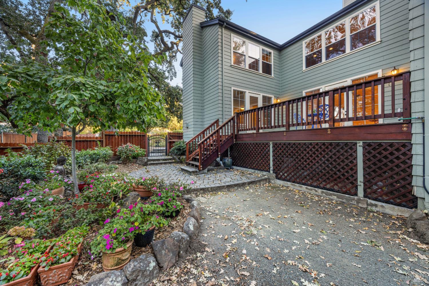 2 Fullerton Lane Petaluma CA 94952