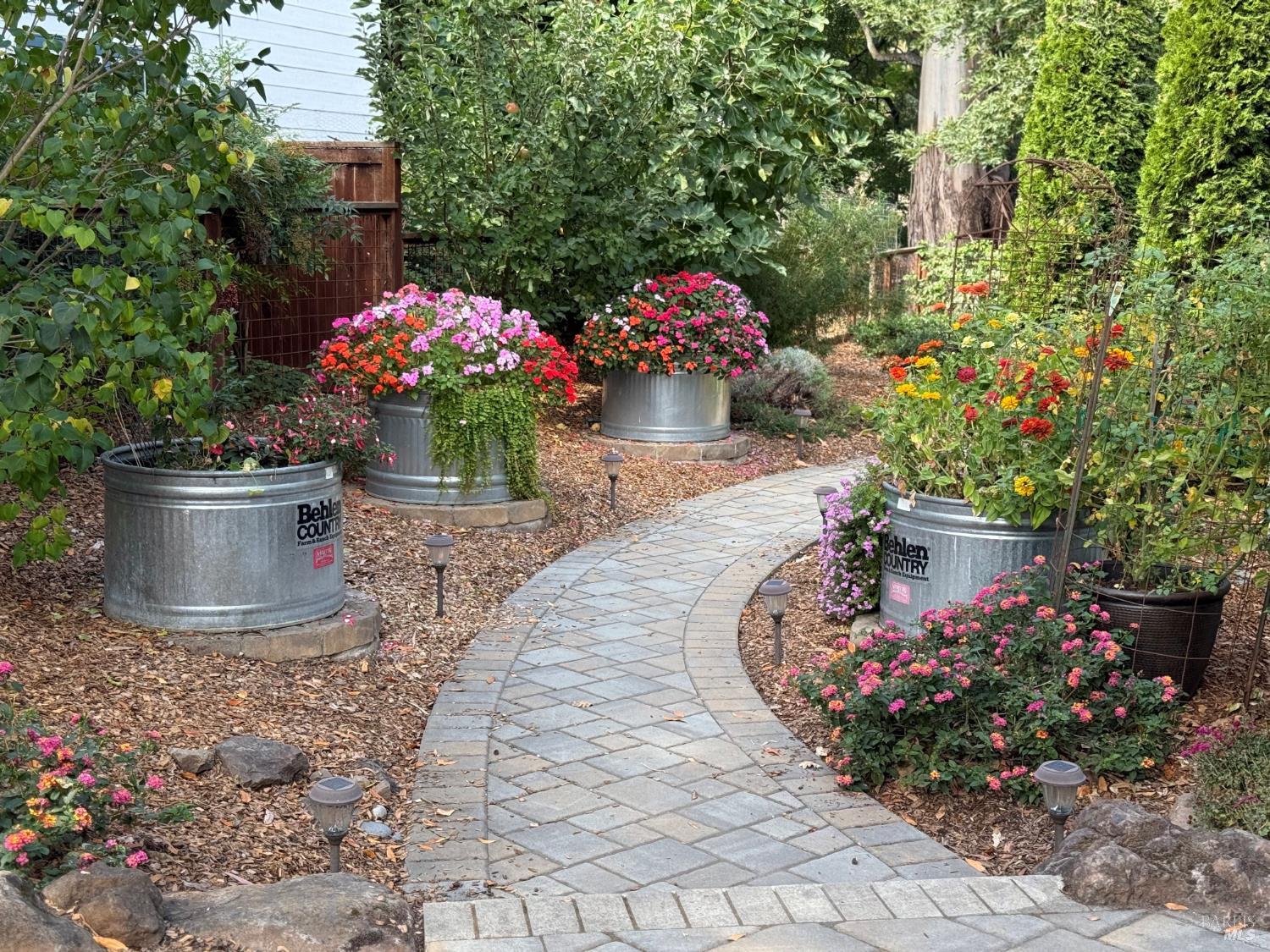 2 Fullerton Lane Petaluma CA 94952