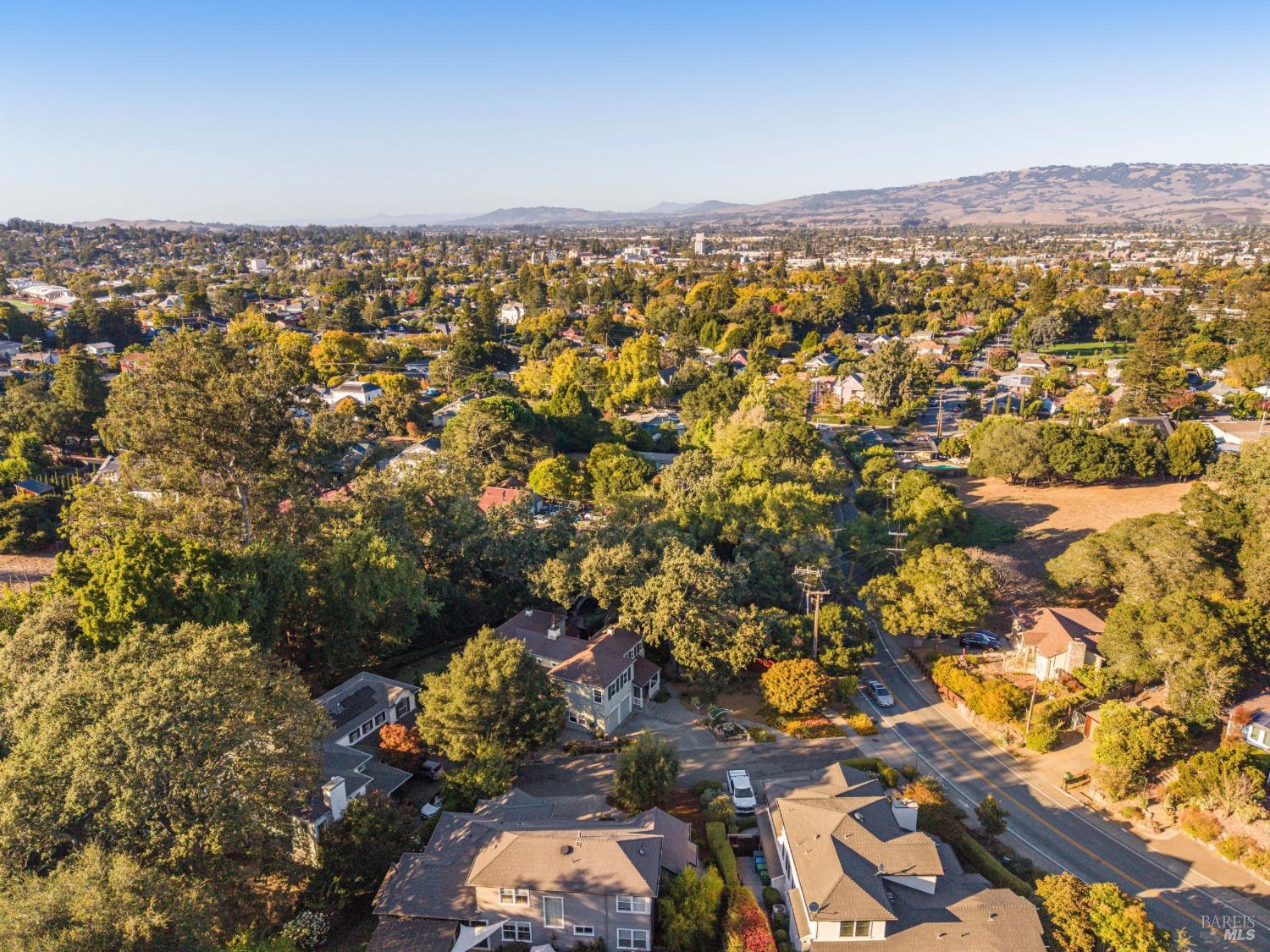 2 Fullerton Lane Petaluma CA 94952