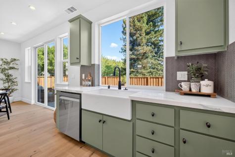 2446 Linwood Avenue Santa Rosa CA 95404