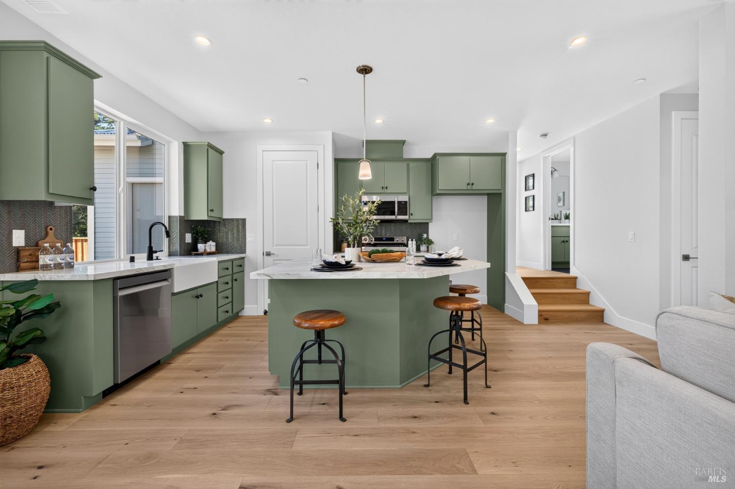 2446 Linwood Avenue Santa Rosa CA 95404