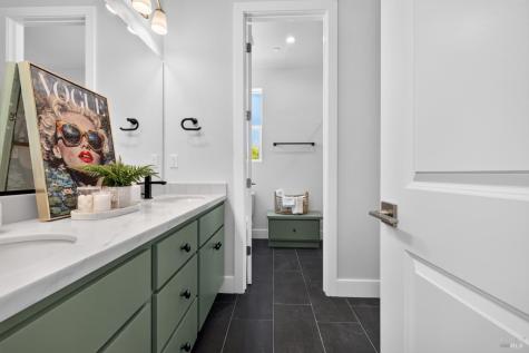 2446 Linwood Avenue Santa Rosa CA 95404