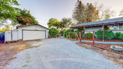 2142 Laguna Road Santa Rosa CA 95401