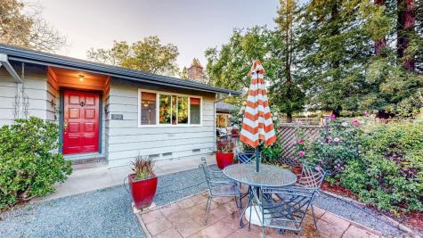 2142 Laguna Road Santa Rosa CA 95401