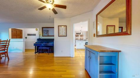 2142 Laguna Road Santa Rosa CA 95401