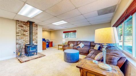 2142 Laguna Road Santa Rosa CA 95401
