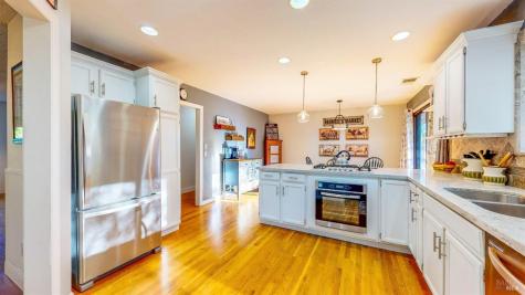 2142 Laguna Road Santa Rosa CA 95401