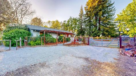 2142 Laguna Road Santa Rosa CA 95401