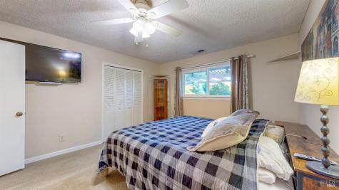 2142 Laguna Road Santa Rosa CA 95401