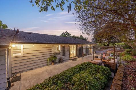 2142 Laguna Road Santa Rosa CA 95401