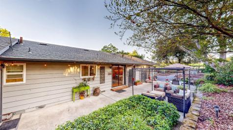 2142 Laguna Road Santa Rosa CA 95401