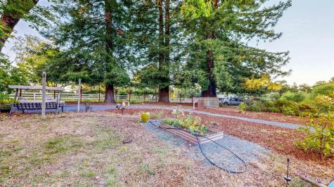 2142 Laguna Road Santa Rosa CA 95401