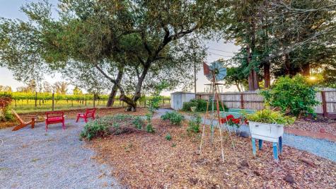 2142 Laguna Road Santa Rosa CA 95401