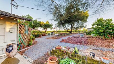 2142 Laguna Road Santa Rosa CA 95401