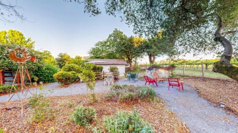 2142 Laguna Road Santa Rosa CA 95401
