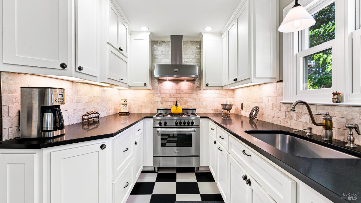 614 E Street Petaluma CA 94952