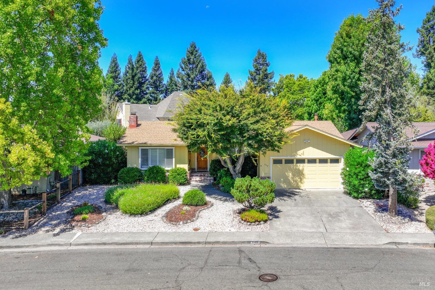 648 Avenue Del Oro Sonoma CA 95476