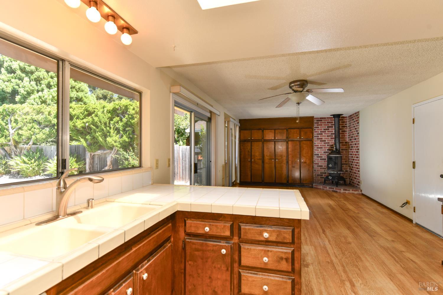 648 Avenue Del Oro Sonoma CA 95476