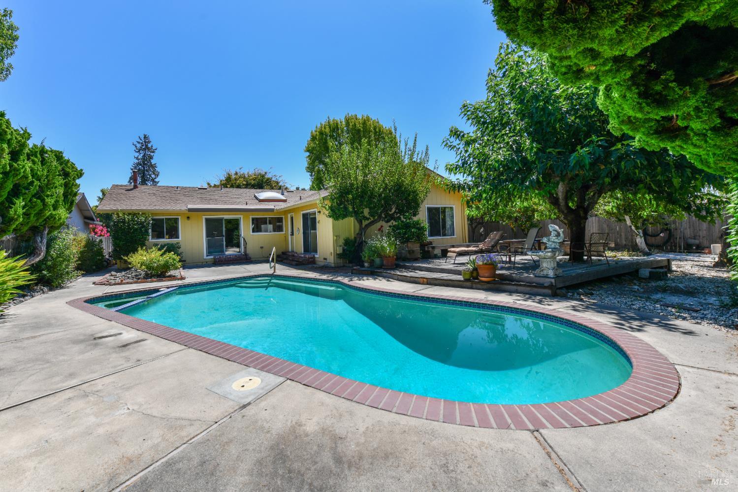 648 Avenue Del Oro Sonoma CA 95476